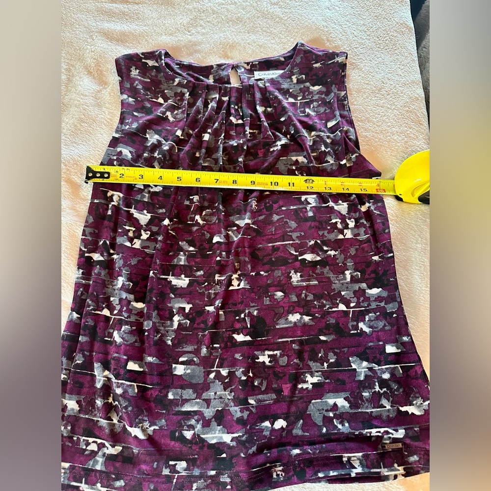 Calvin Klein Plum and Gray Abstract Print Sleeveless Blouse - Picture 9 of 9